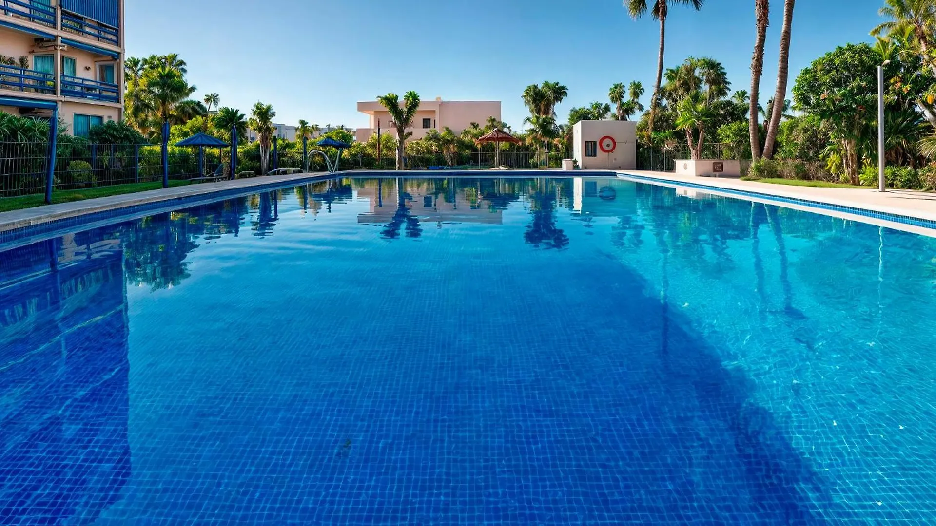Estudio En Torremolinos Con Piscina